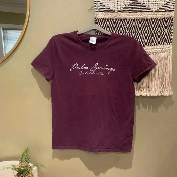 PALM SPRINGS CALIFORNIA PURPLE GRAPHIC COTTON TOP - Picture 1 of 4